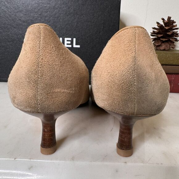 Chanel Beige Suede Heels Mixed Media Exotic Lizard Pointed Cap Toe Size 37.5 - Picture 9 of 11